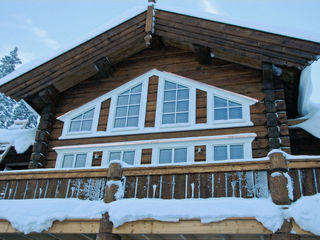Scandinavian windows_11_edited.jpg